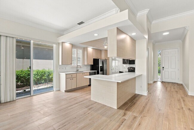 Foto del edificio - 3440 Donoso Ct