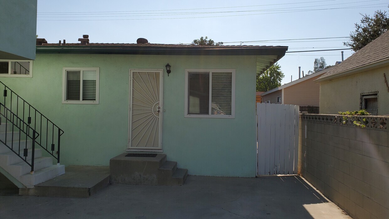 Exterior View - 1829 S Olive Ave