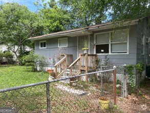 Building Photo - 2870 Margaret Dr