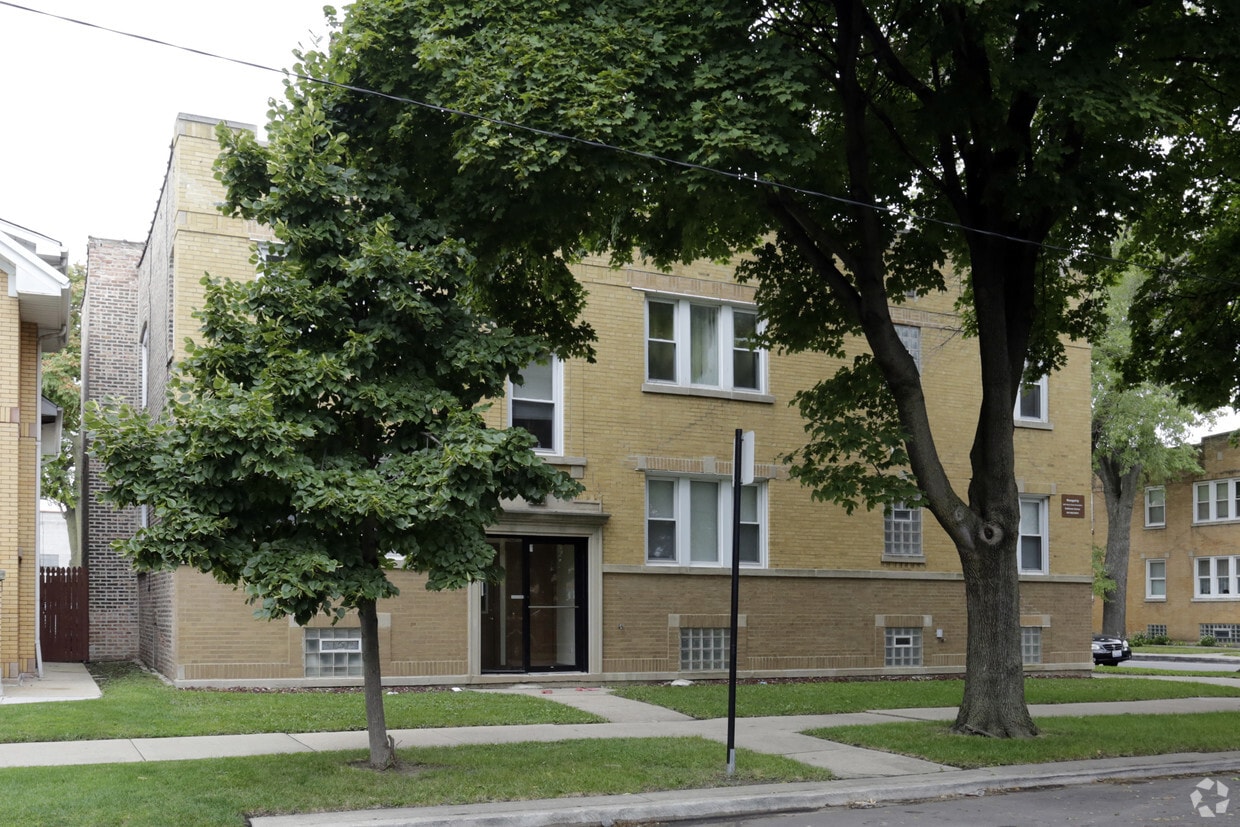 Building Photo - 3054 N Luna Ave