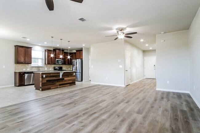 Building Photo - 311 Eagle Brook Ln