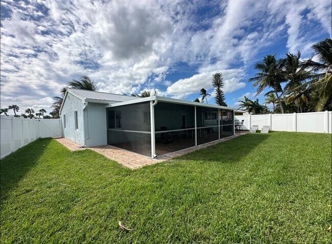 Foto del edificio - 356 Granada St