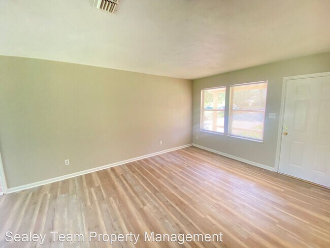 Building Photo - 3 br, 1 bath House - 724 Millard st