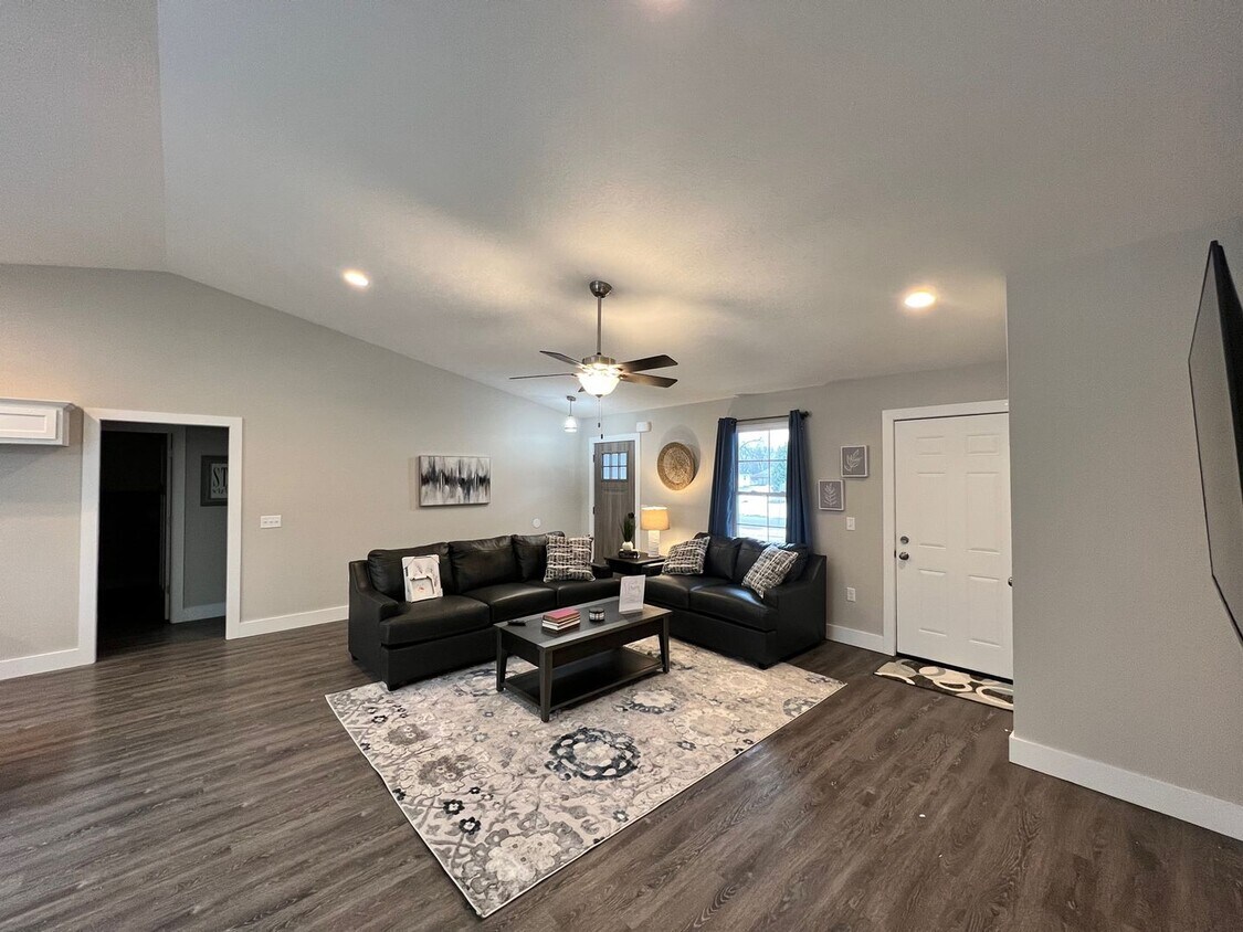 8057 Timberwind Trail, Franklin, OH 45005 House Rental in Franklin