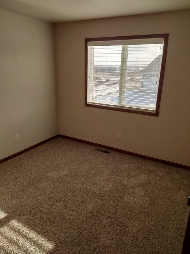 Foto del edificio - 1511 Sharloh LP