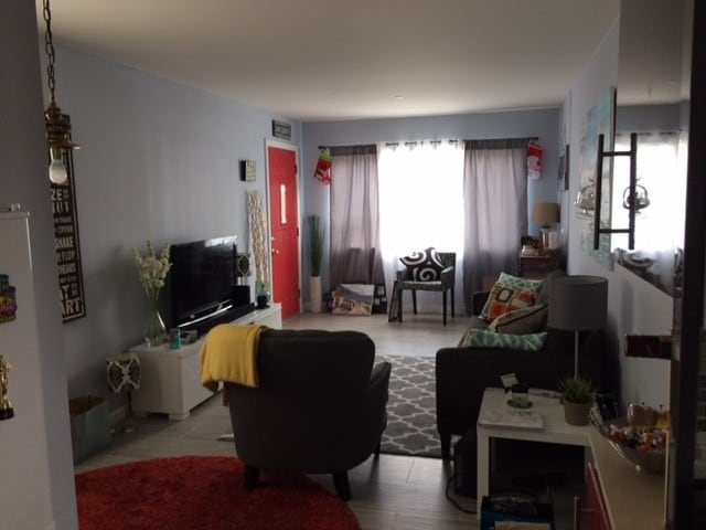 Building Photo - 111 W Avenida Palizada