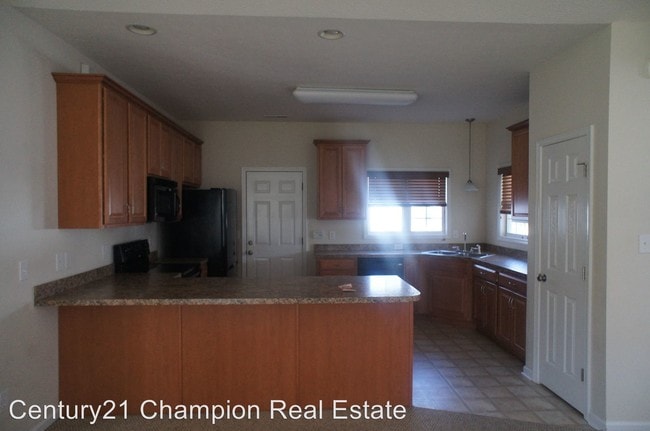 Building Photo - 205 Winterlochen Dr