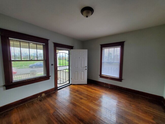 Foto del edificio - 14 W Bruce Ave