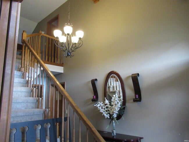 Building Photo - 9823 Valley Vista Pl