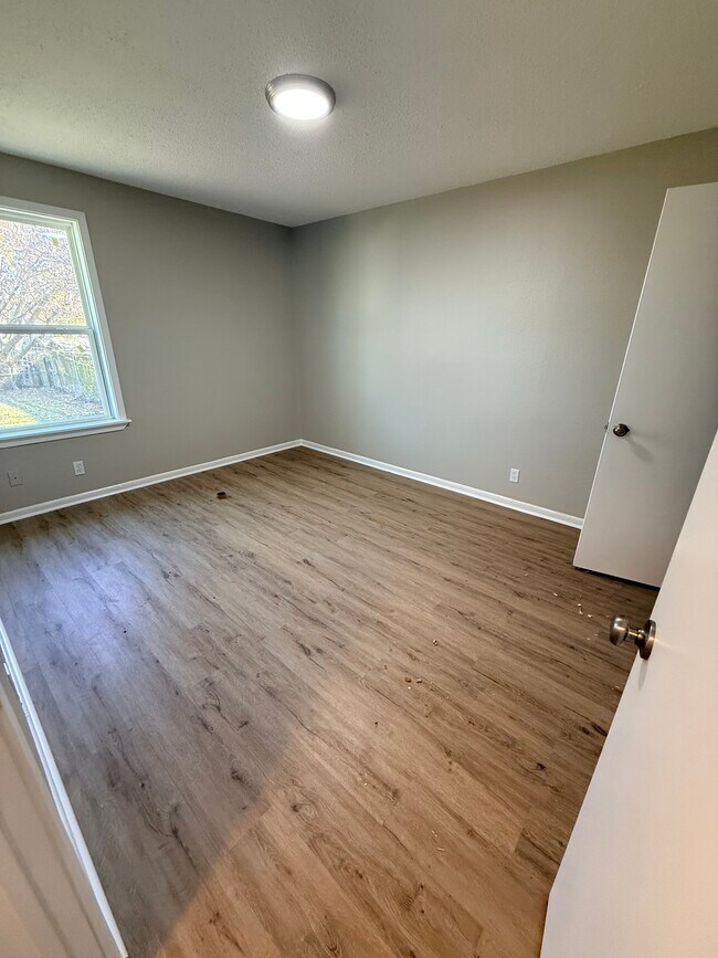 Building Photo - 6003 Sayle St