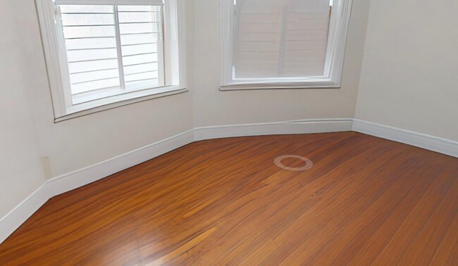 Foto del edificio - 9/1 No Fee! - Spacious 3/4 bed on Comm Ave...