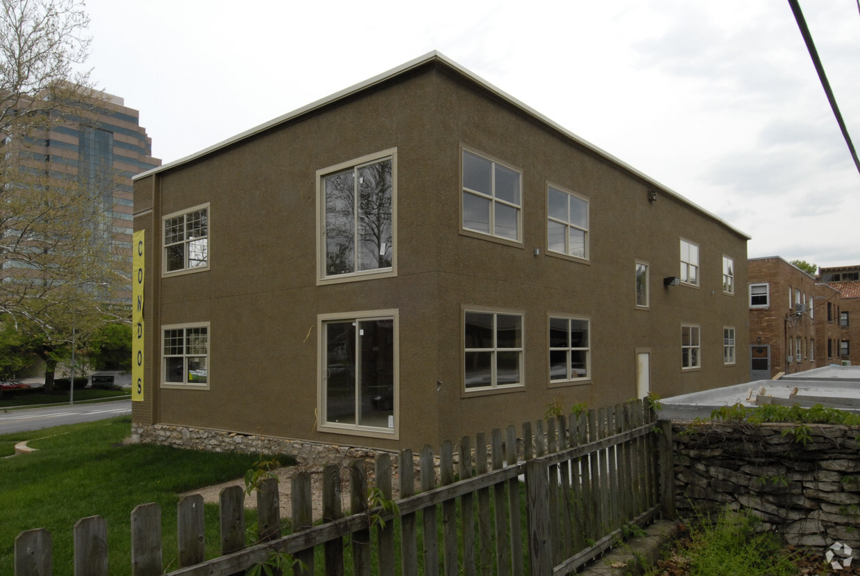 Foto del edificio - 4520 Roanoke Pkwy