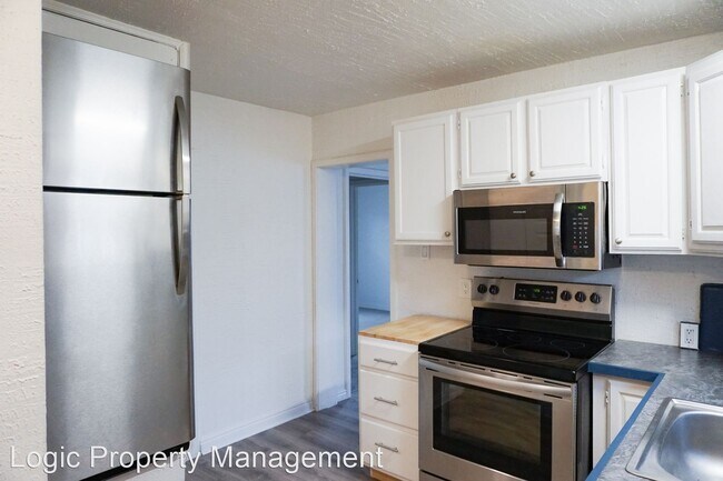 Building Photo - 2 br, 1 bath House - 194 E 4800 S
