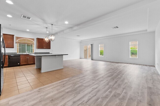Foto del edificio - Stunning 4 Bedroom Home in South Las Vegas Area