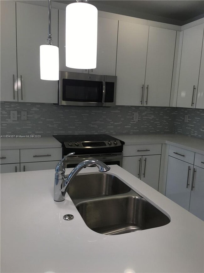 Foto del edificio - 2610 NE 213th St