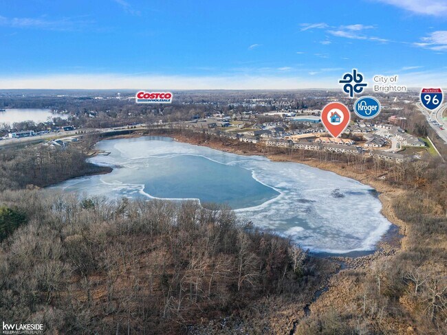 Building Photo - 5670 Lakeway Dr