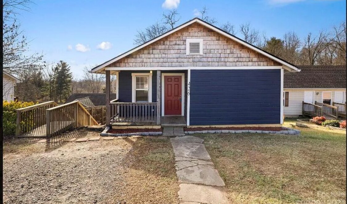 Foto principal - 426 Deaverview Rd
