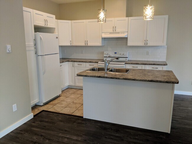 Photo du bâtiment - 1622-1688 88 Ave