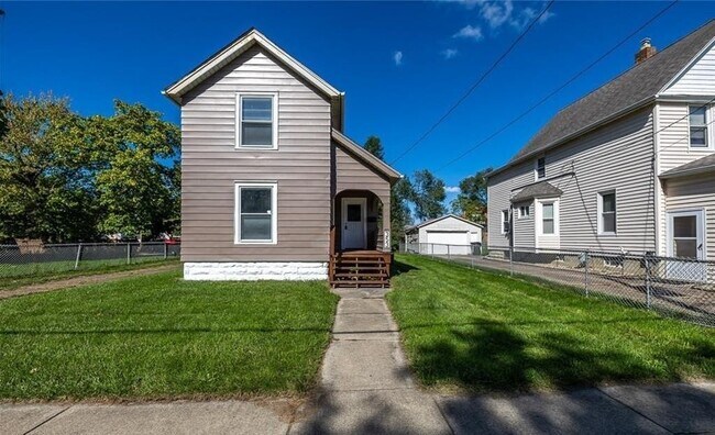 Foto del edificio - 353 S Maple St