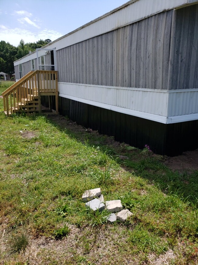 Building Photo - 39 Nobles Pk St