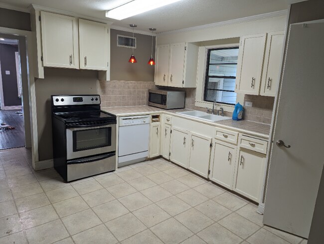 Foto del edificio - 118 N Attaway St