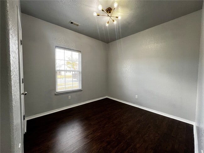 Building Photo - 4507 W Sweetgum Ln