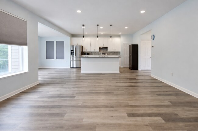 Foto del edificio - 403 McCormick Rd