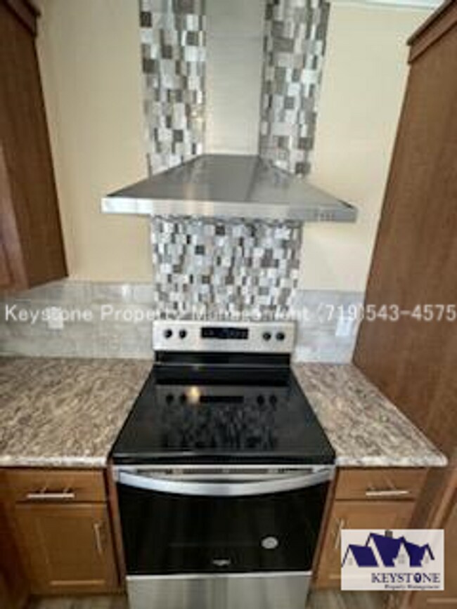 Foto del edificio - Upscale, Modern 4 Bedroom/2 Bathroom/2 Car...