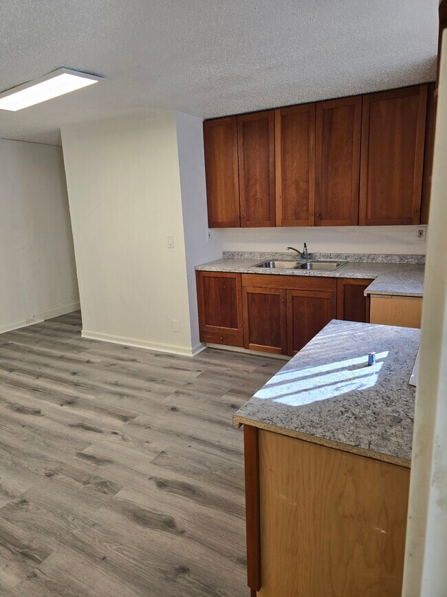 Foto del edificio - 9911 S Avalon Blvd