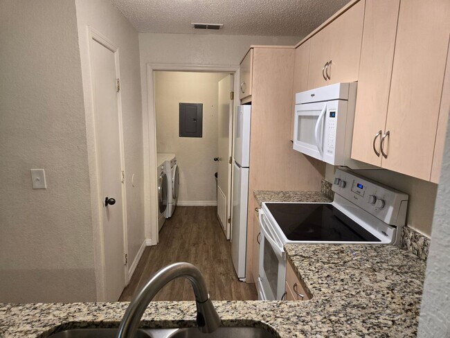 Foto del edificio - Updated 3BR/3BA condo in Windsor Condomini...