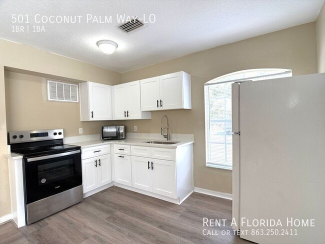 Building Photo - 501 Coconut Palm Way