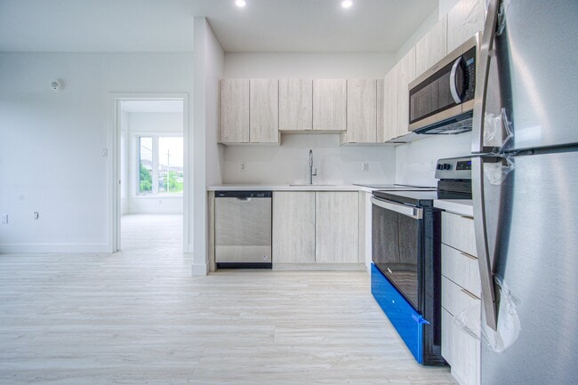 Building Photo - 408 Dundas St S