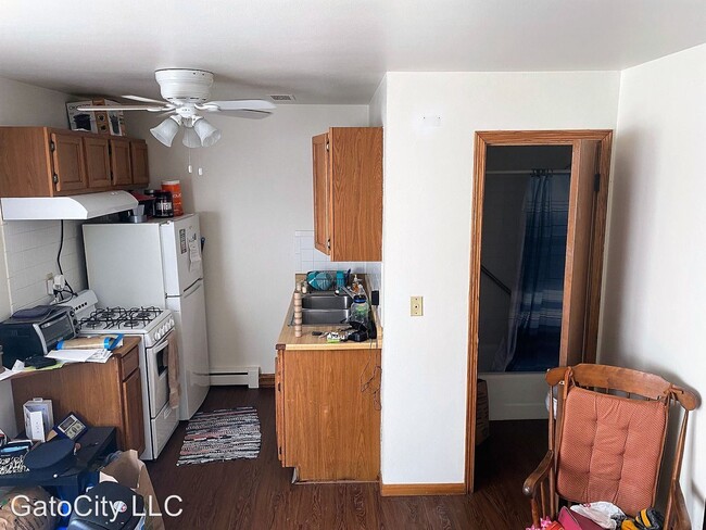 Building Photo - 1653 S 77th St