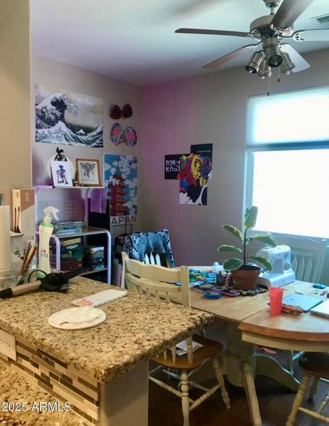 Foto del edificio - 667 N. Encanto Village Way