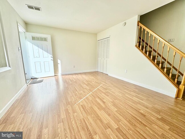 Building Photo - 331 N Governors Ave