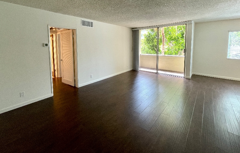 8630 Burton Way Unit 204, Los Angeles, CA 90048 Room for Rent in Los