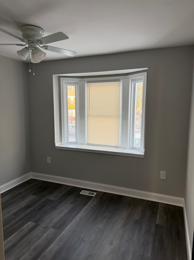 Building Photo - 1271 Limit Ave