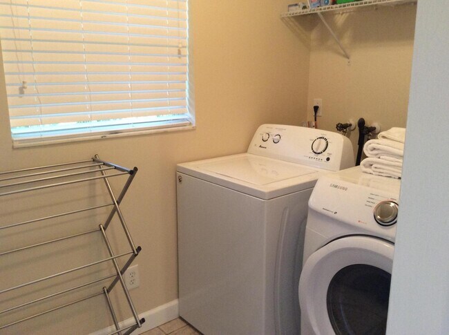 Foto del edificio - 13814 Yarmouth Dr