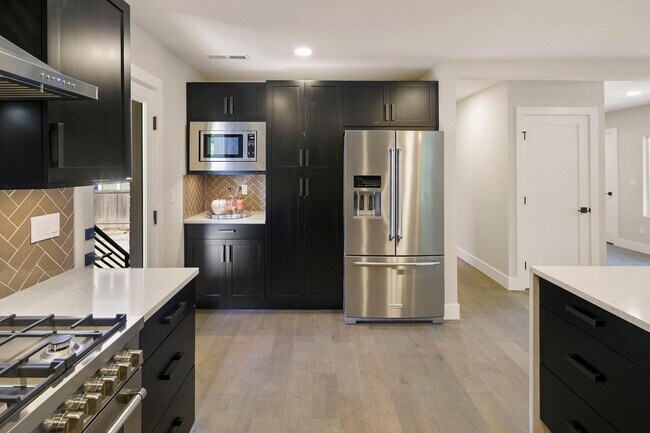Kitchen - 330 NE 91st St
