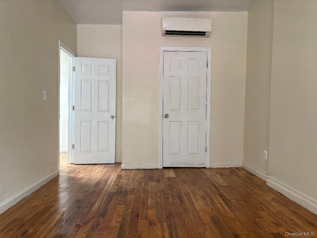 Foto del edificio - 342 E 194th St