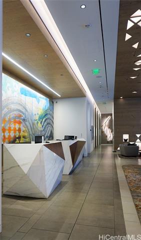 Building Photo - 987 Queen St