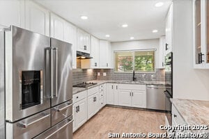 Building Photo - 14115 Moss Farm St