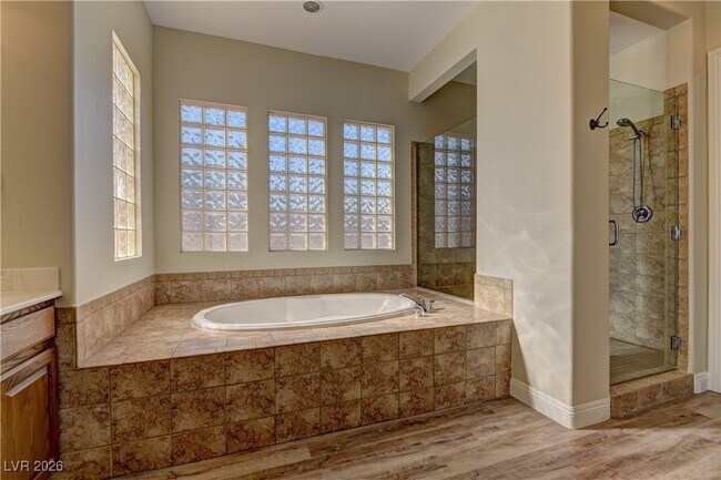 Foto del edificio - 6383 Radiant Rapture Ave