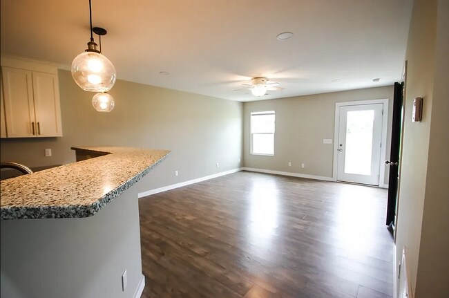 Foto del edificio - 3811 McBroom Chapel Rd