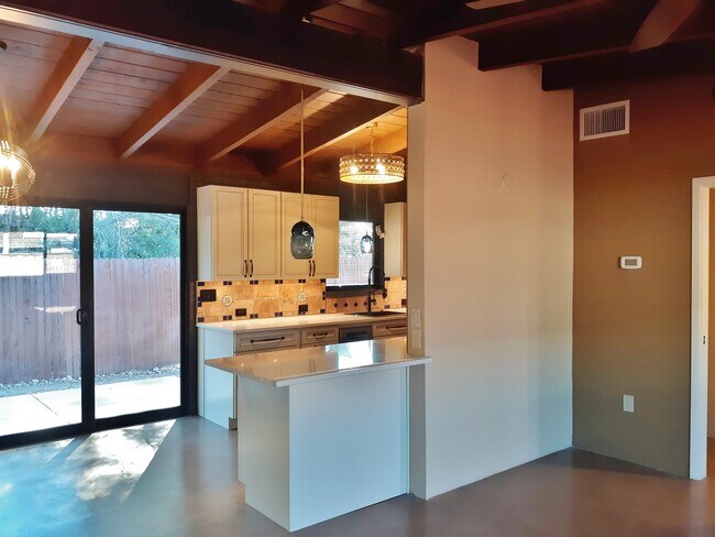 Foto del edificio - 422 N Olsen Ave