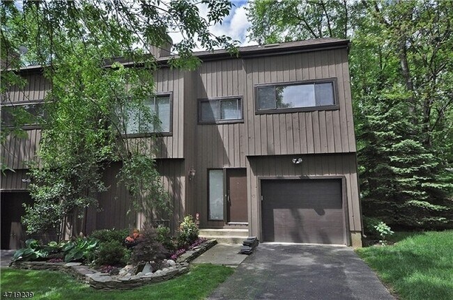 Foto del edificio - 5 Cedar Ln