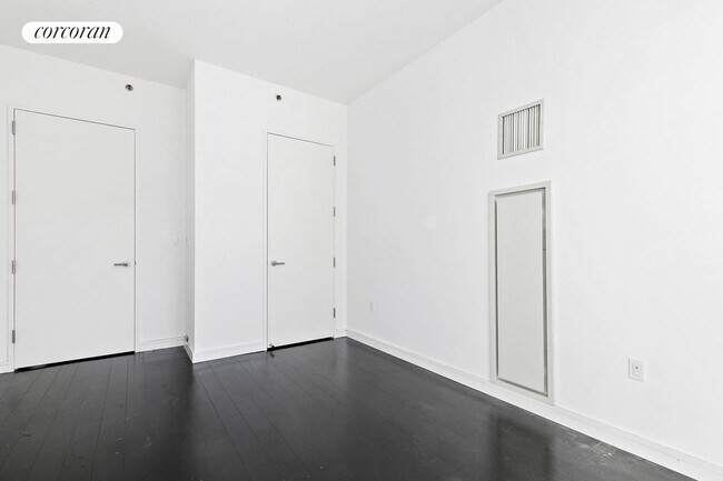 Foto del edificio - 300 E 23rd St