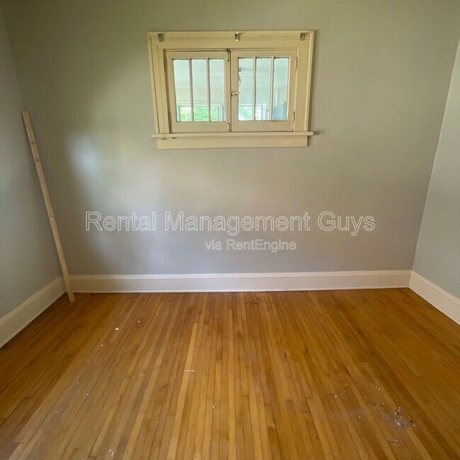Foto del edificio - 1801 N Thomas Ave