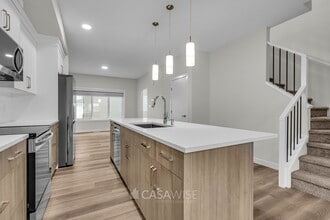 Building Photo - 1077 Berg Pl