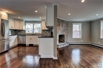 Building Photo - 29 Horseshoe Dr